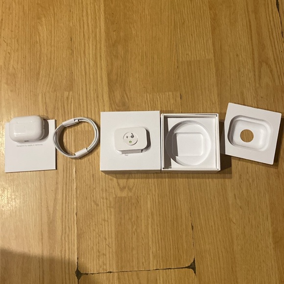 AirPod pro 2 with noise cancellation - Picture 4 of 4